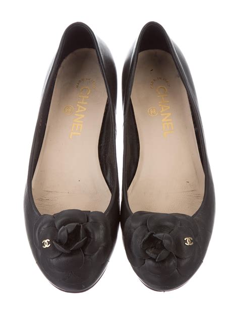 realreal chanel flats.